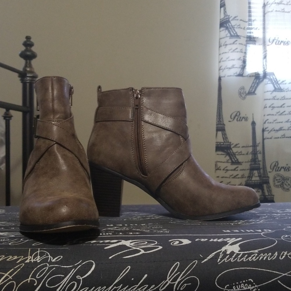 Cute brown heeled booties